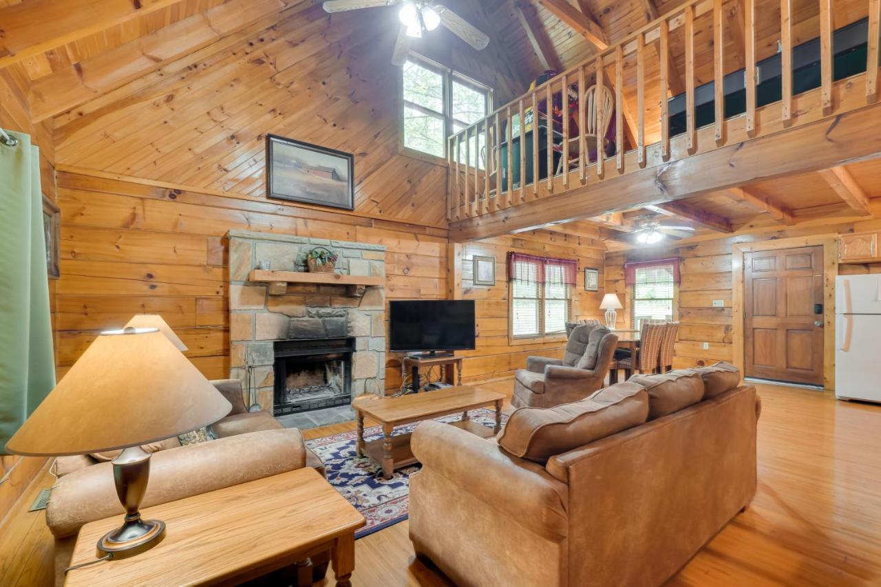 Cabin With Hot Tub About 6 Mi To Downtown Gatlinburg! Exterior foto