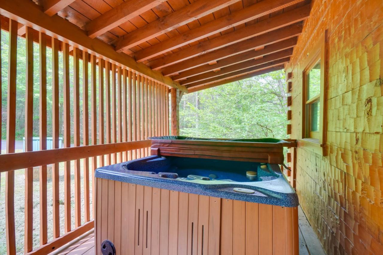 Cabin With Hot Tub About 6 Mi To Downtown Gatlinburg! Exterior foto